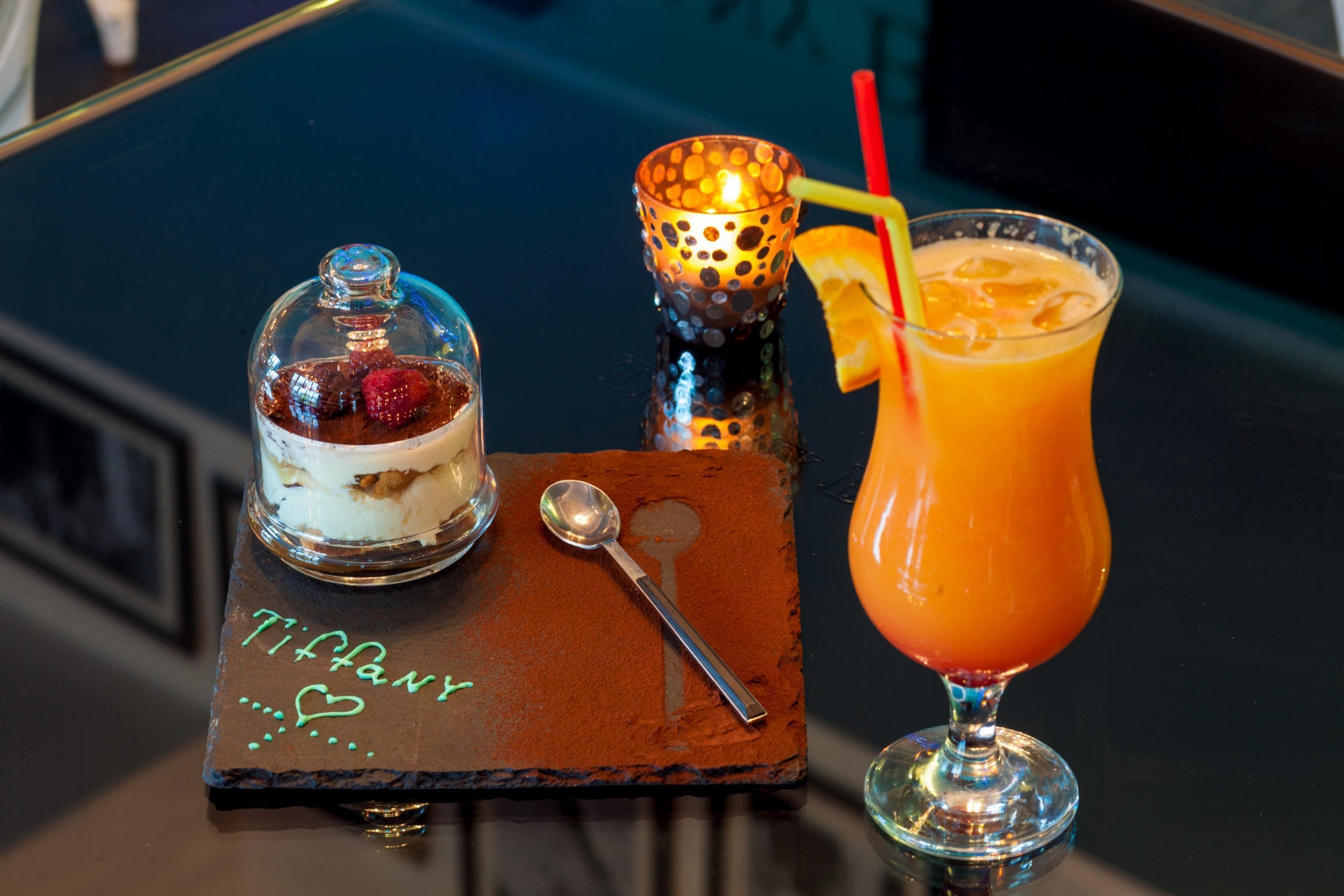 River Side Hotel Tbilisi Bagian luar foto A non-alcoholic cocktail