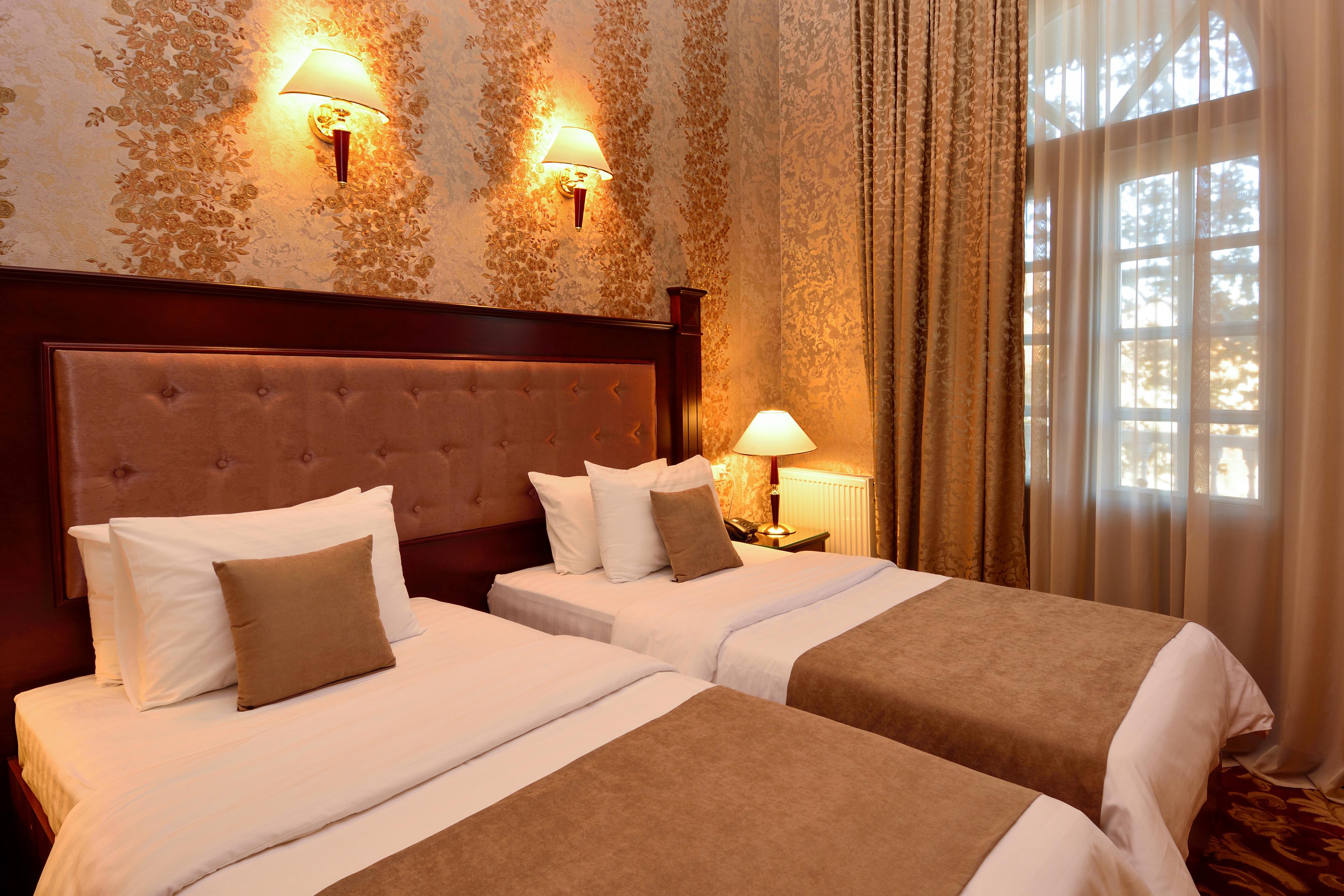 River Side Hotel Tbilisi Bagian luar foto A room at the hotel