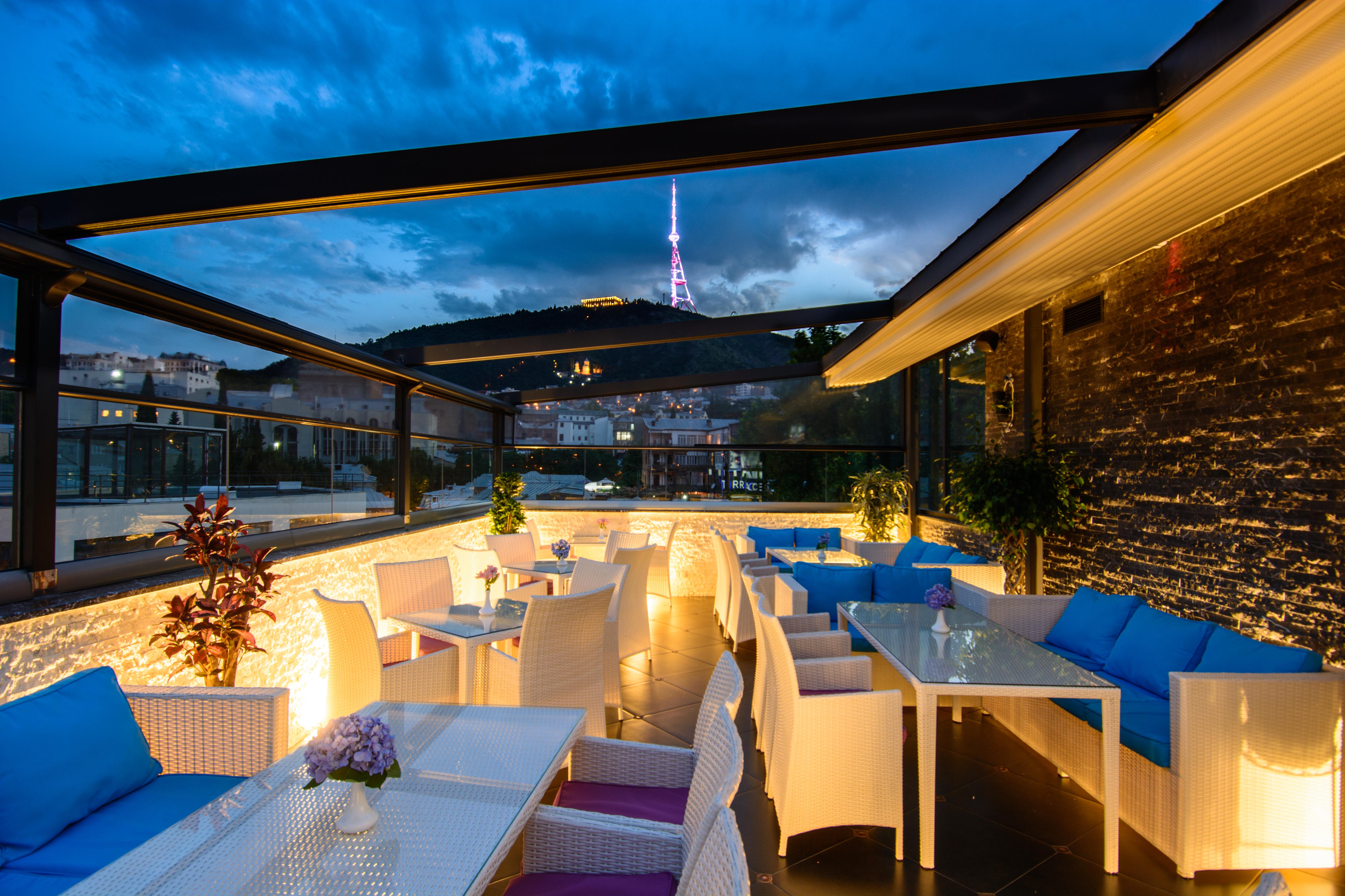 River Side Hotel Tbilisi Bagian luar foto The Sky Bar